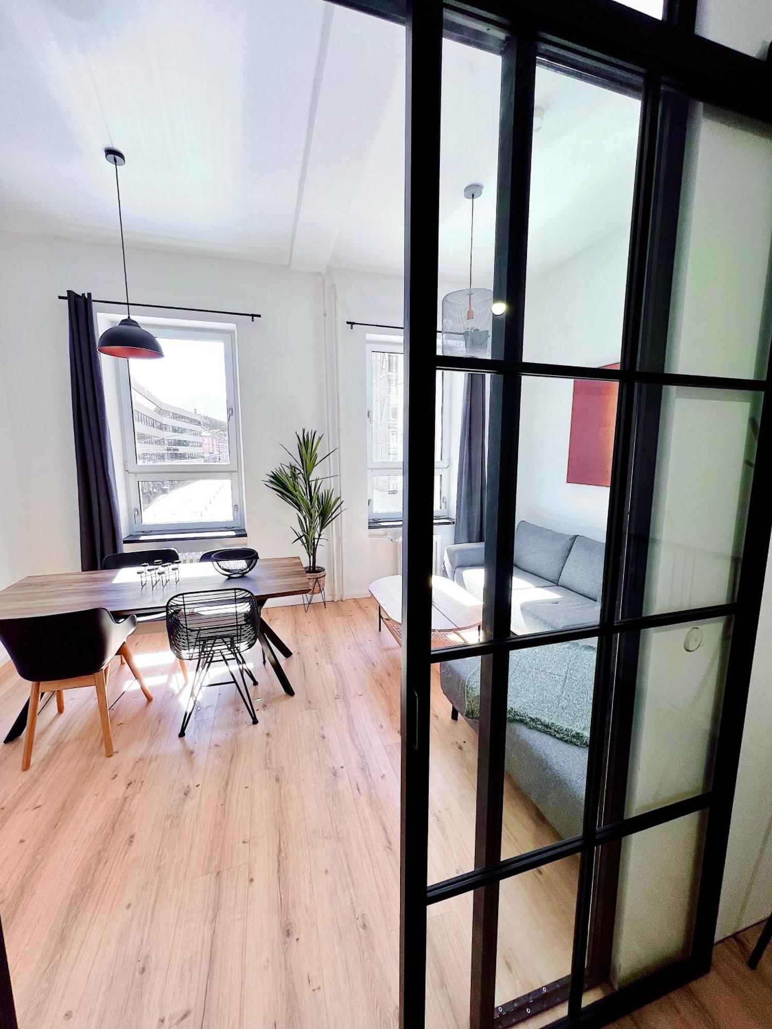 Inner City Design Loft Innsbruck Bagian luar foto
