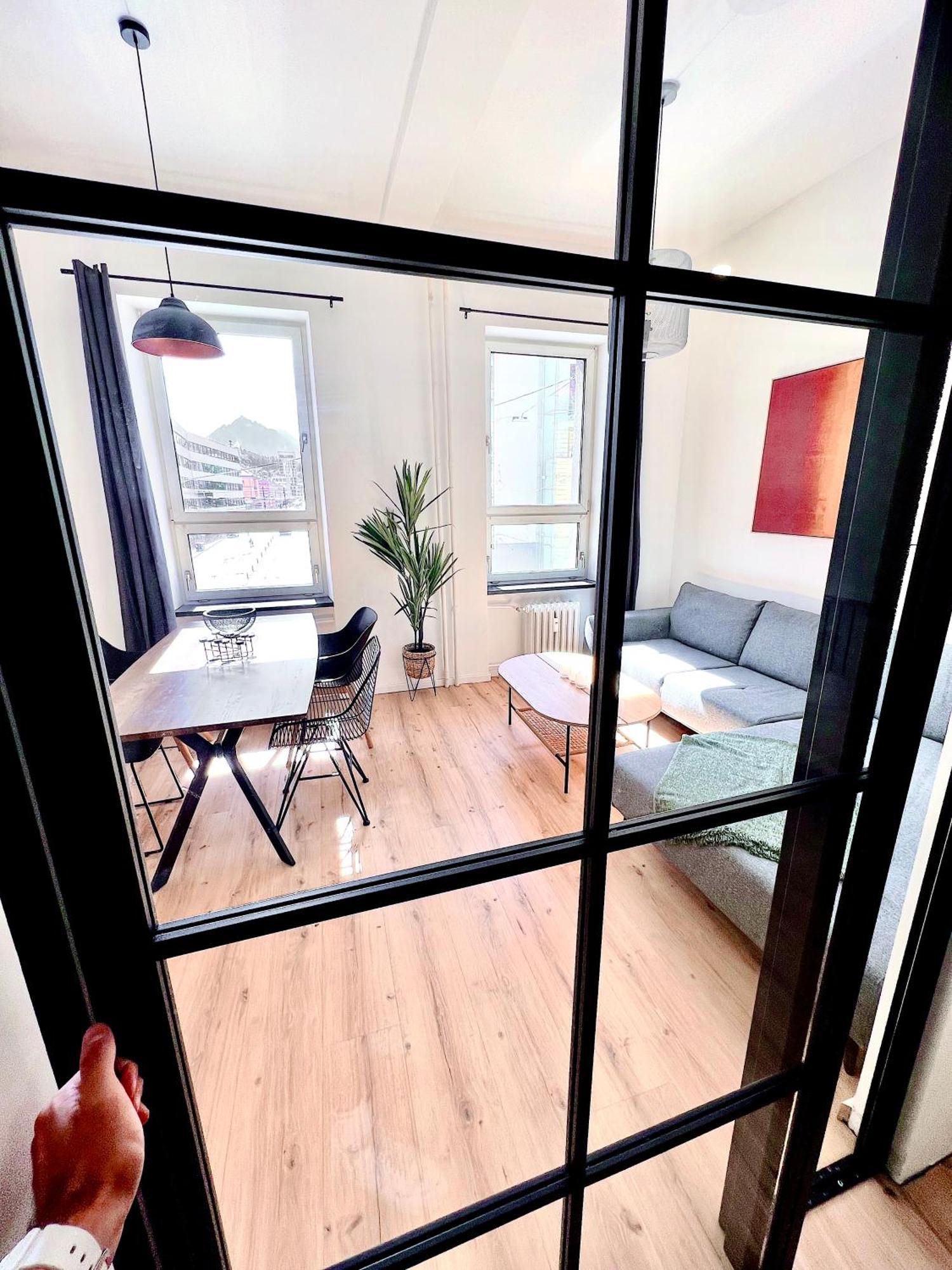 Inner City Design Loft Innsbruck Bagian luar foto